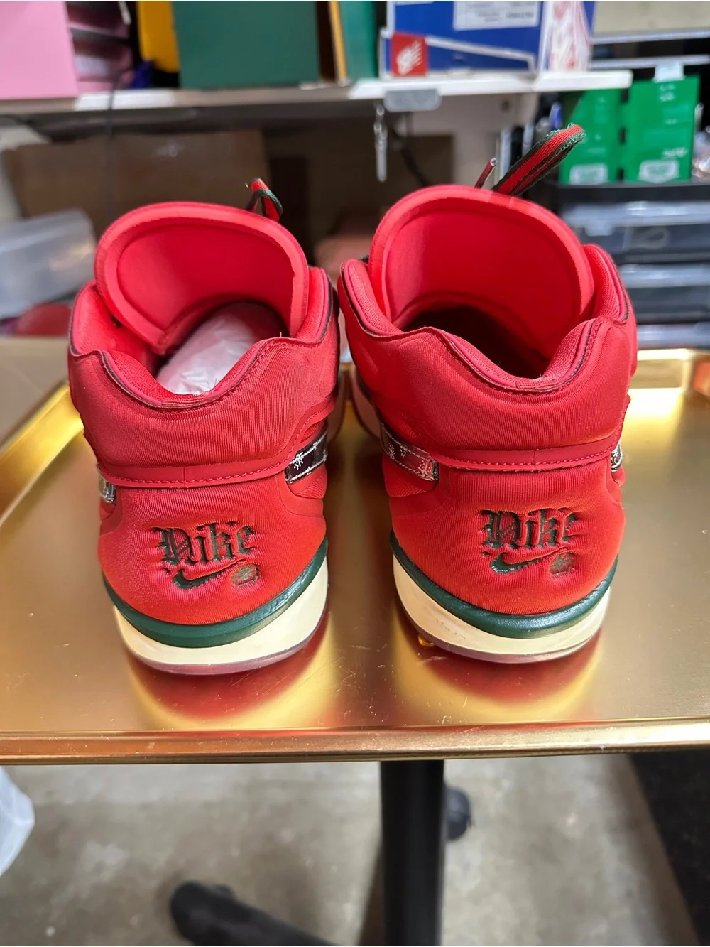 Nike Air Zoom GT Hustle 2 Christmas DJ9405-601 Men’s Size 10.5